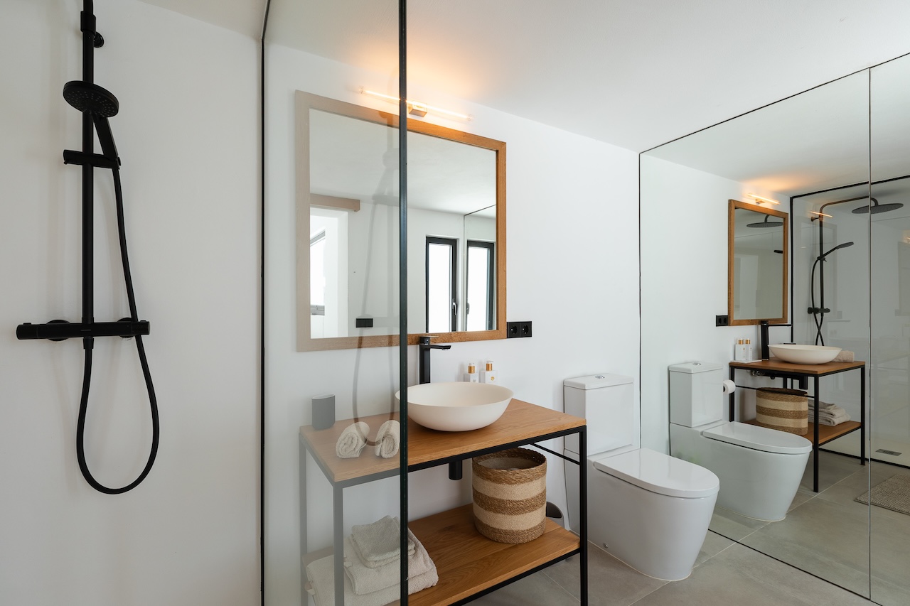 Resa Estates Ibiza for sale villa sea views koop bathroom 2.jpg